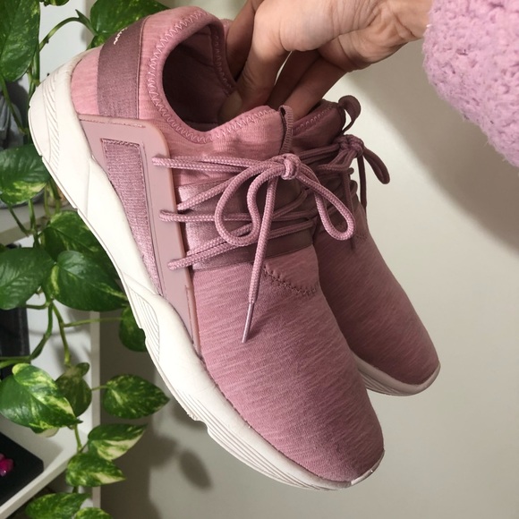 Champion Sneakers - Picture 3 of 7